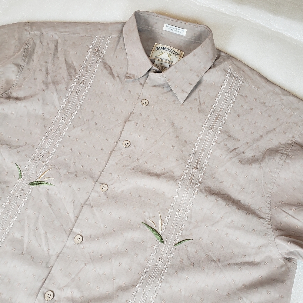 Bamboo Cay Men's XL Floral Guayabera Style Rayon Poly Blend Shirt Beach Summer